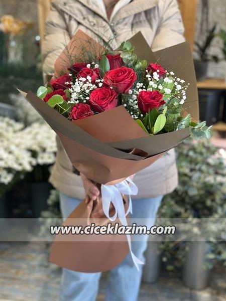 11 Adet Kırmızı Gül Buketi