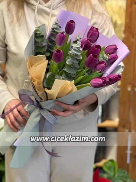 15’li Mor Lale Buketi