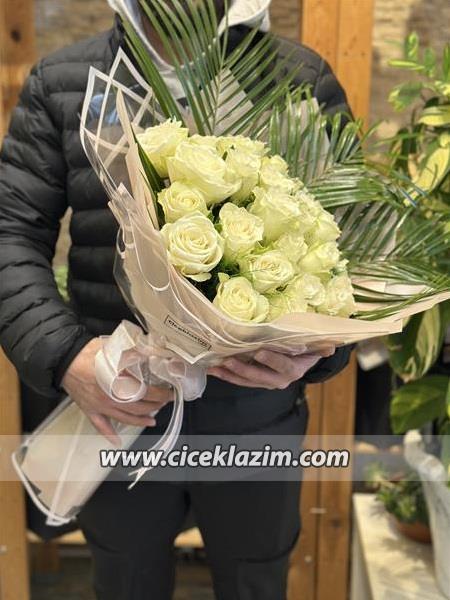 25’li Beyaz Gül Buketi 