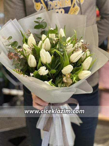 Beyaz Lale Buketi