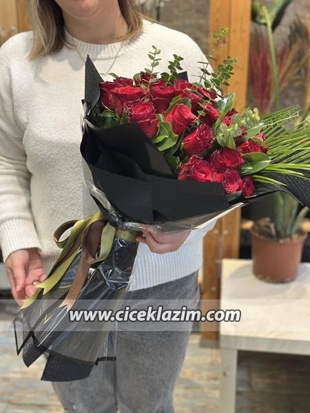 İthal Kırmızı Gül Buketi 